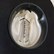 Schneiders Black Showman Designed 6 3/4