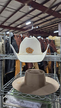 R Kendalls Greeley Off White Hat 7 3/8 Show Ring