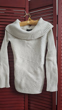 White House/Black Market Sweater XS EMBELLISHED Cream