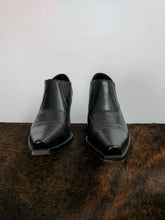 R Boots, New Charlie One Horse Shortie Black size 7M