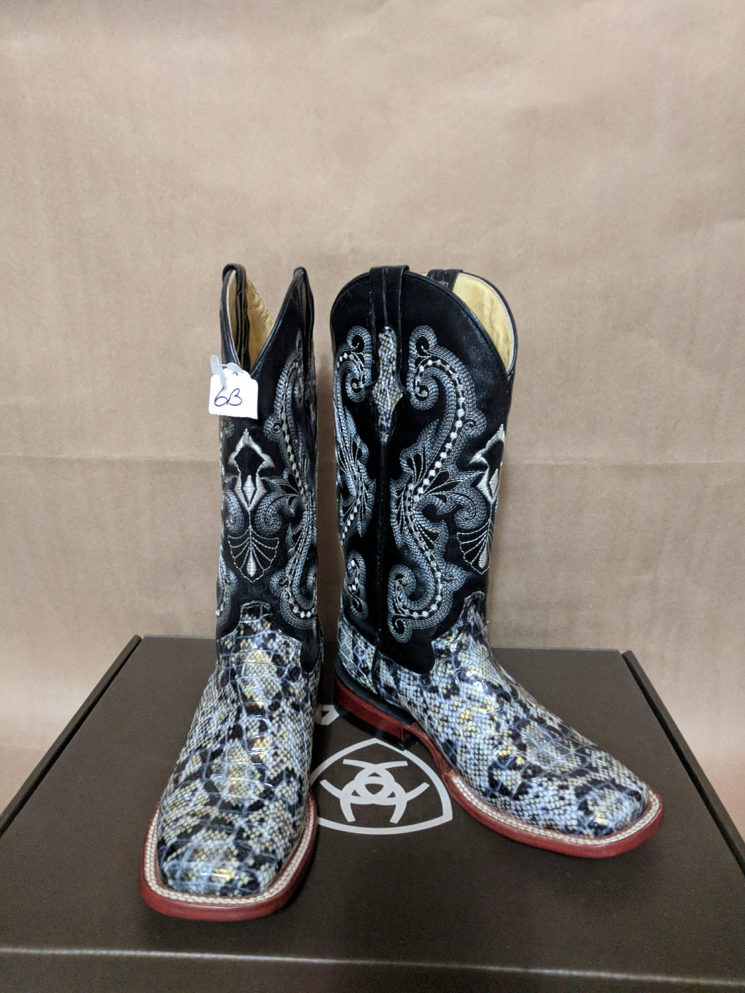 R Boots by Ferrini Python Women s size 6B Brand New Square Toe